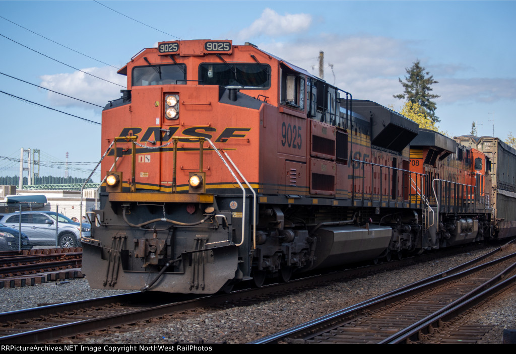 BNSF 9025